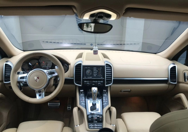 Porsche Cayenne cena 111111 przebieg: 152000, rok produkcji 2011 z Katowice małe 742